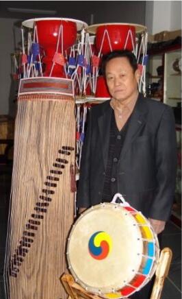 민족악기 제작에 혼신을 바쳐  - 성급 조선족전통악기 제작 전승인 조기덕